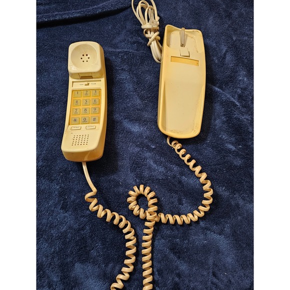 Radio Shack Other - Vintage Radio Shack ET-201 Slimline Corded Phone Yellow Almond Wall Desk Retro